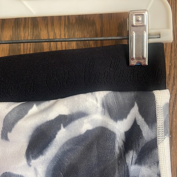 Lululemon Wunder Under Pant SE Dance Size 8 Pretty Plume Angel Wing Black - Picture 6 of 7